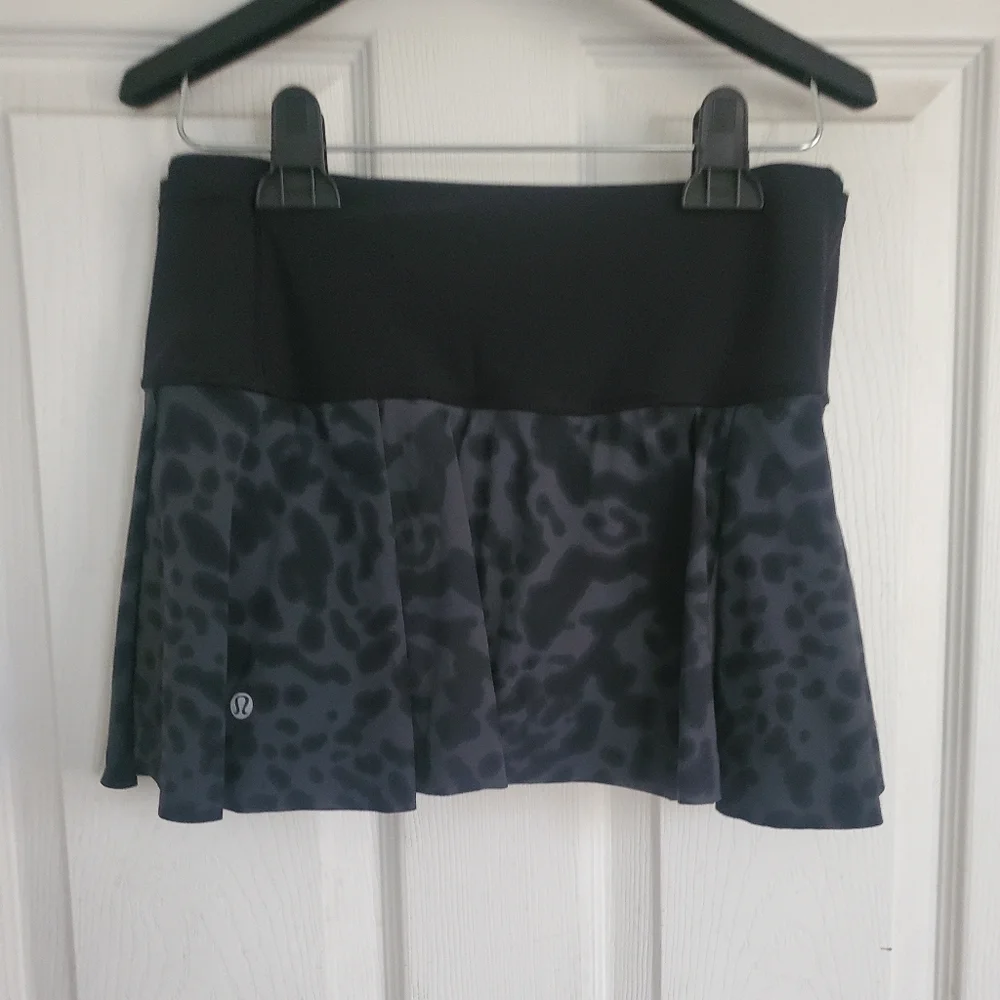 Lululemon Black Leopard Print A-Line Mini Skirt/skort, Size 4